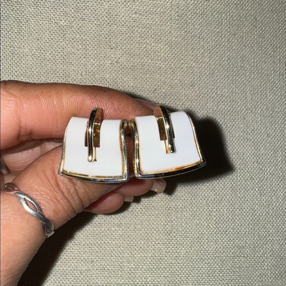Vintage Lisner Lucite Necklace Set - Picture 3 of 7